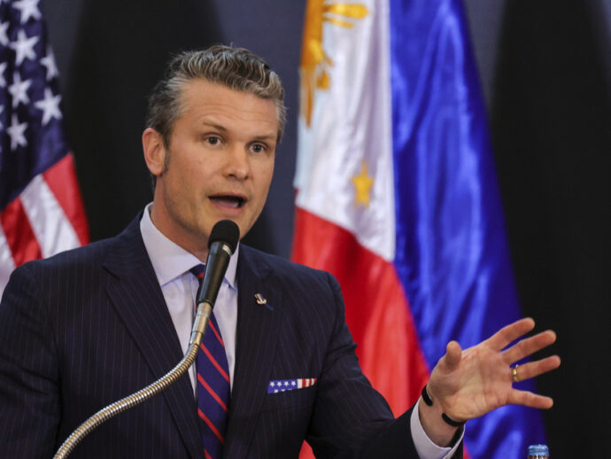 Financial Times: हेजसेथ के एक ब्रोकर ने ईरान हमले से पहले रक्षा शेयरों में निवेश की कोशिश की