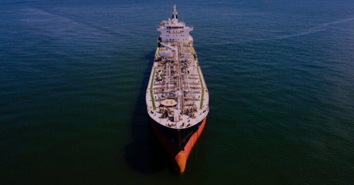 霍尔木兹海峡海上对峙如何撼动全球市场