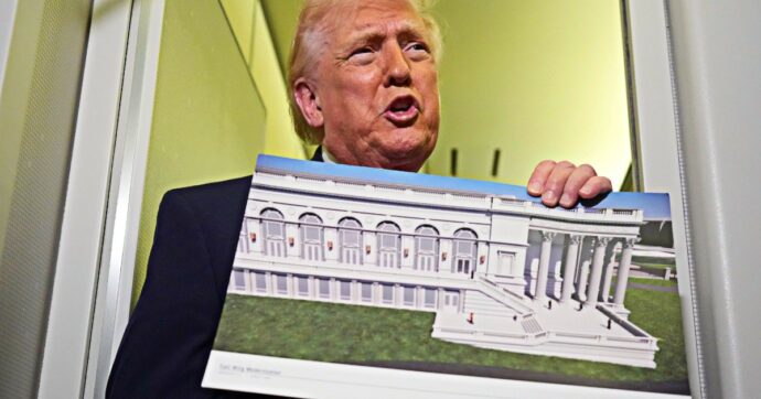 Il giudice ferma la sala da ballo di Trump: la reazione del tycoon contro i “folli” di sinistra