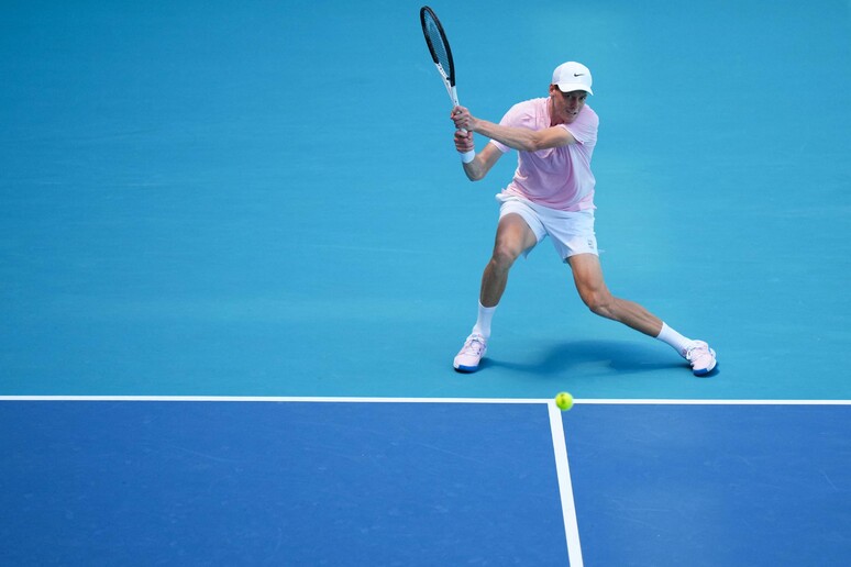 Sinner avanza a Miami: Tiafoe sconfitto 6-2 6-2