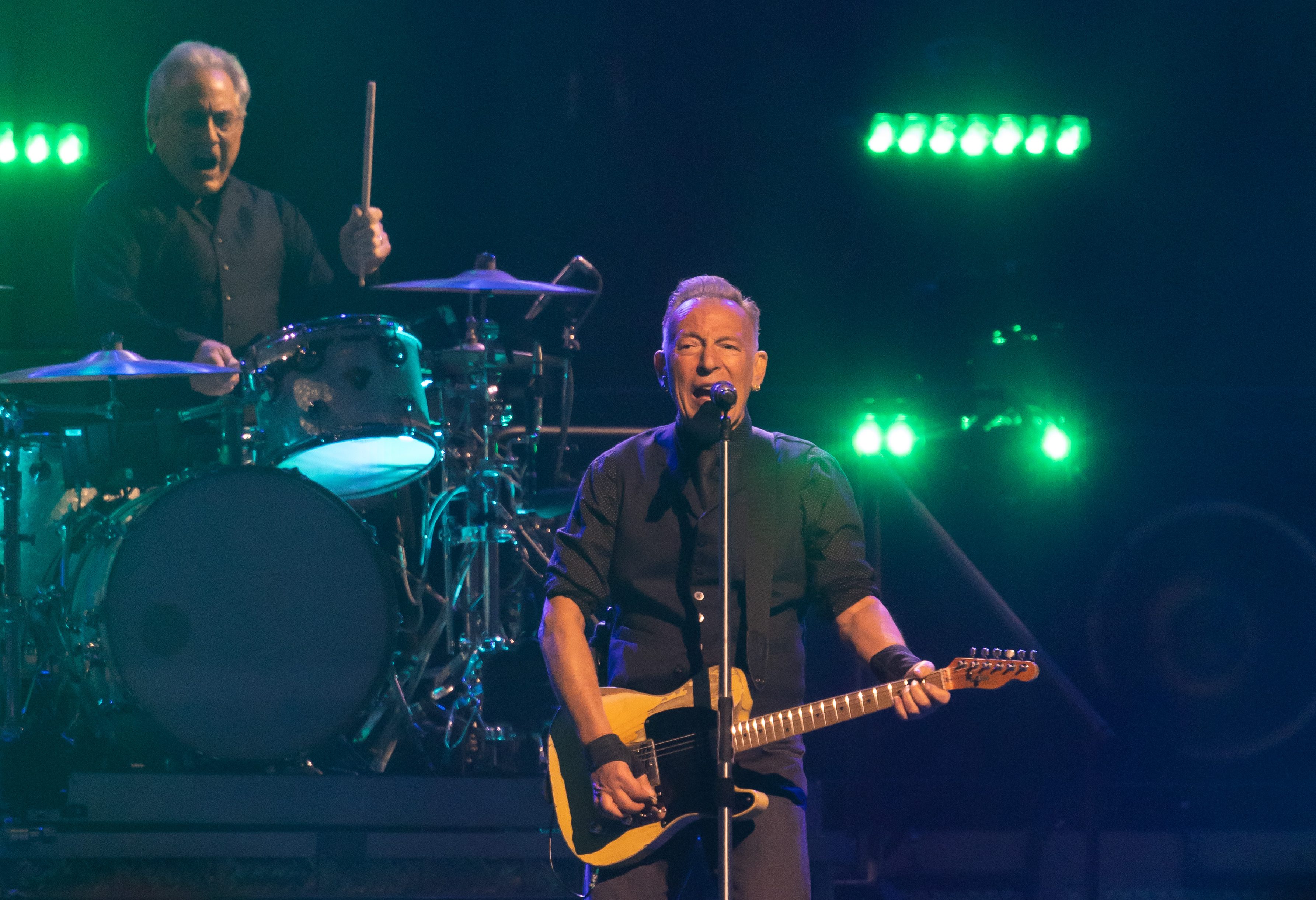 Bruce Springsteen vise Trump, Pam Bondi et les ultra-riches lors de l’ouverture de sa tournée à Minneapolis