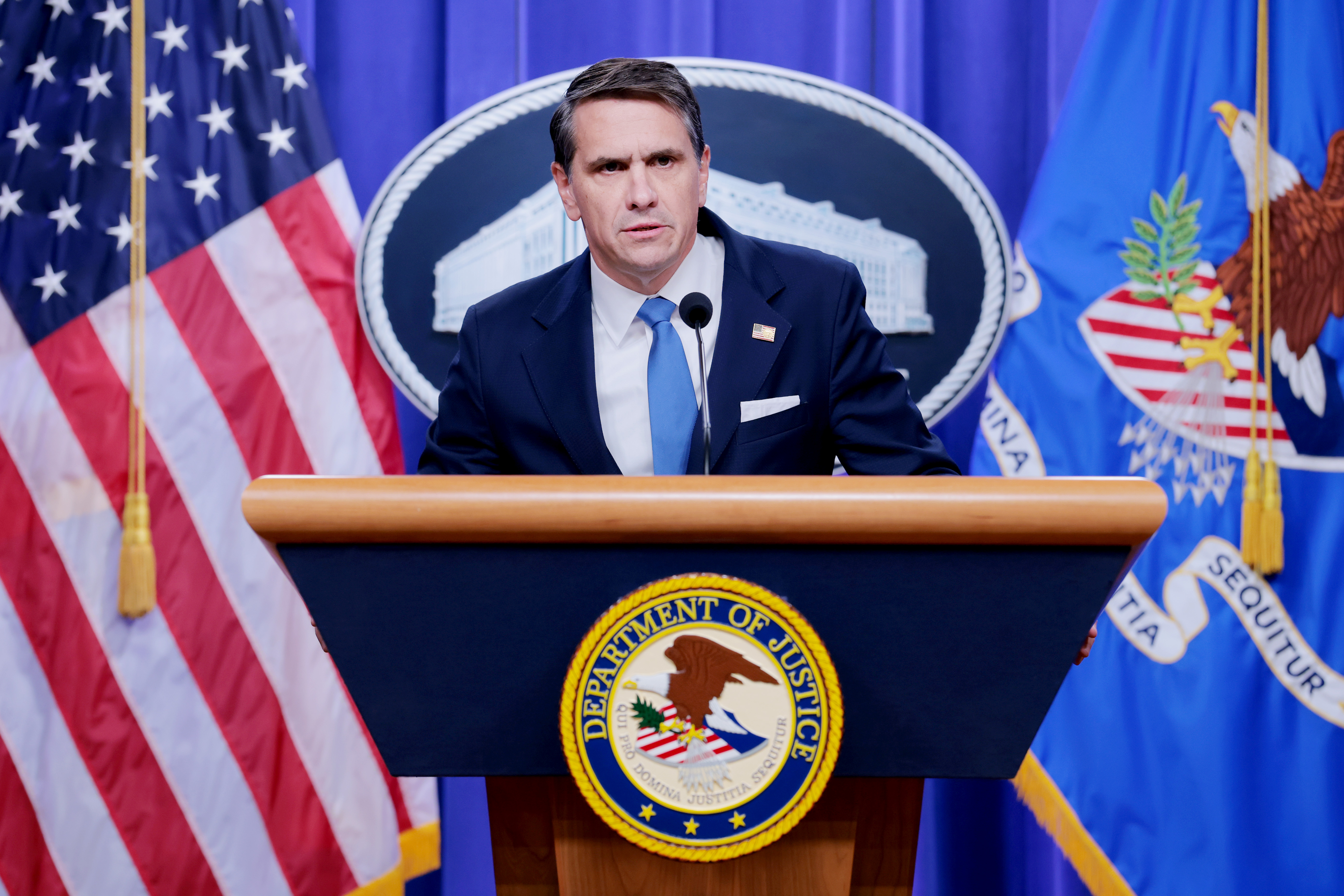 تود بلانش يتقدم واجهة وزارة العدل وسط جدل المصالح وملفات إبستين