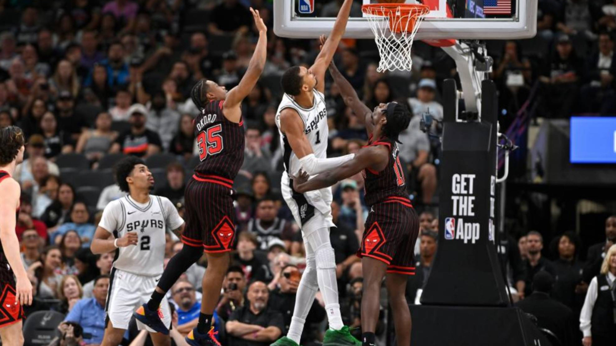 Wembanyama signe sa soirée la plus folle en NBA et relance les Spurs